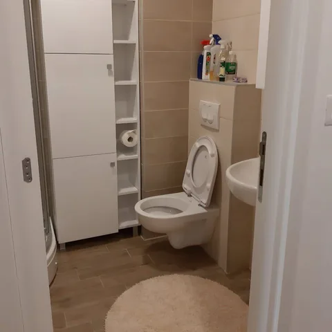 IZDAJE SE KOMPLETNO OPREMLJEN JEDNOSOBAN STAN – CITY KEJ, PODGORICA  *** - slika 2