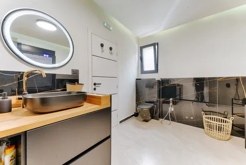 EKSKLUZIVNA KUĆA U ŠUŠNJU – BAR | 282 m² + 500 m² PLAC** - slika 3