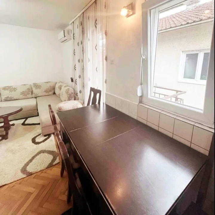 🇲🇪 🏡 IZDAJE SE JEDNOSOBAN STAN – STARI AERODROM, PODGORICA - slika 2