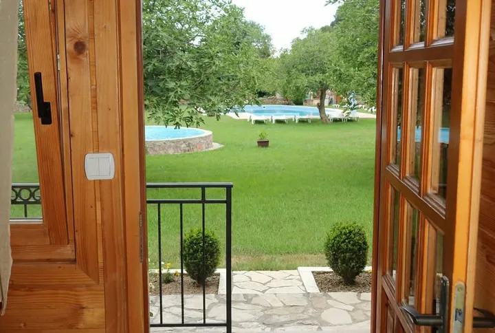 🇲🇪 🏨 MINI HOTEL SA RESTORANOM, BAZENIMA I VELIKIM PLACEM U PETROVCU – 2 KM OD MORA! [] - slika 5