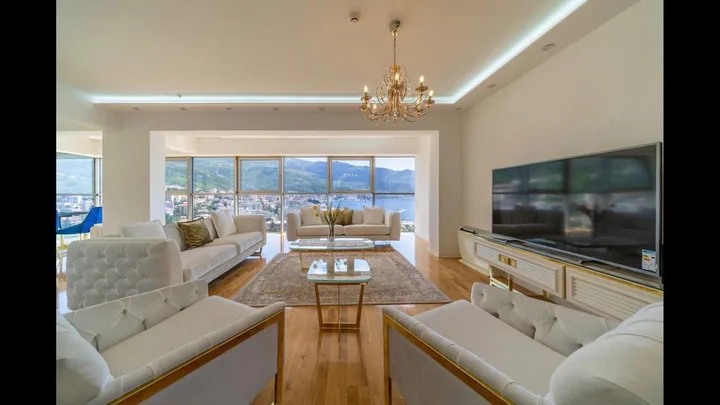 🇲🇪 IZDAJE SE LUKSUZNI PENTHOUSE SA PANORAMSKIM POGLEDOM – HARMONIA BY DUKLEY, BEČIĆI 🏡🌊 - slika 6